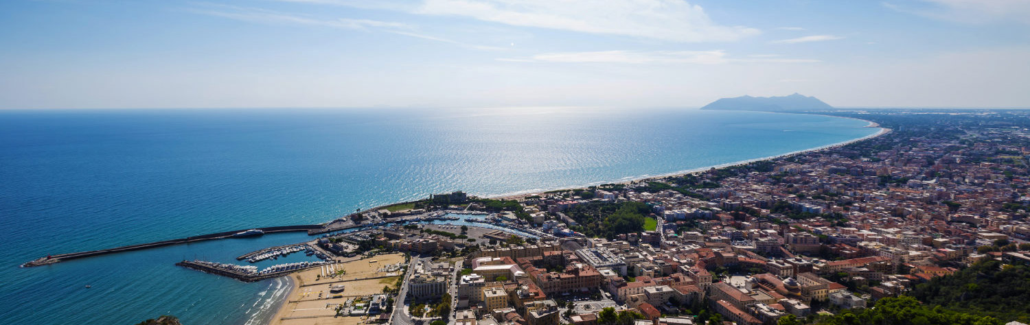 Terracina: panorama sul porto